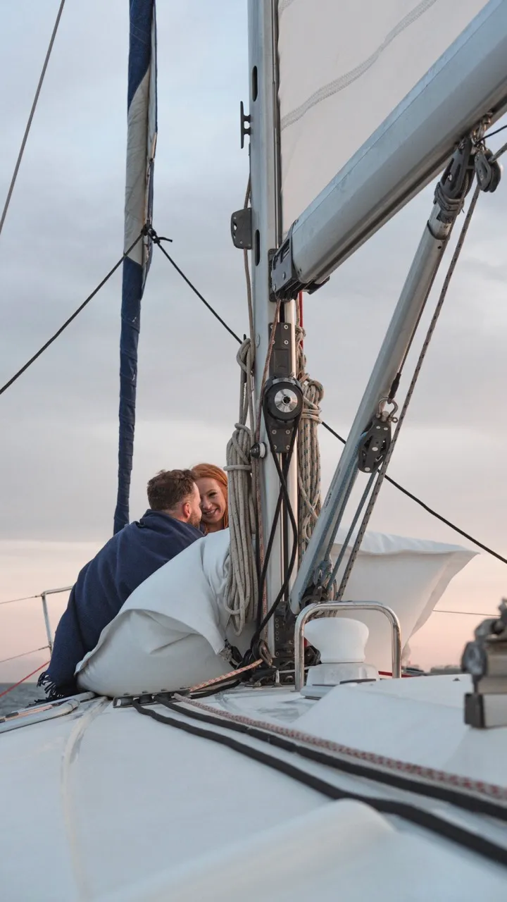 Sail romantic barcelona