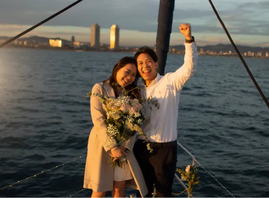 a romantic boat trip in Barcelona