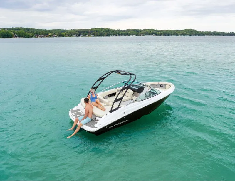 motorboat to watch the america's cup in barcelona