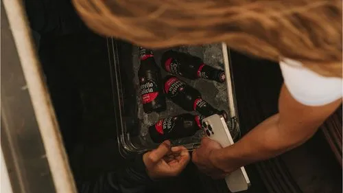 Drinks on a sunrise tour in barcelona