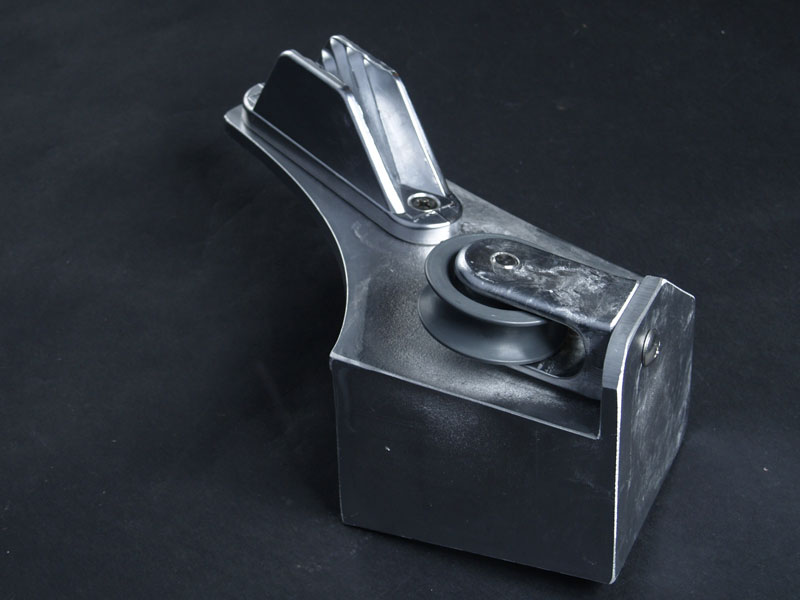 Remote Bracket with Pulley and Cleat