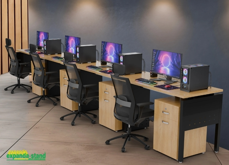 4 Seater Wall Worktable for team productivity