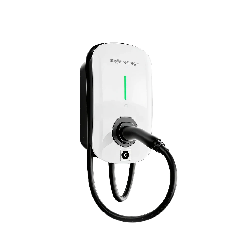 Peblar Home laadpaal met vaste laadkabel, vooraanzicht met display