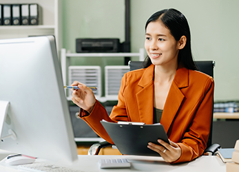 Woman learns essential clearinghouse benefits