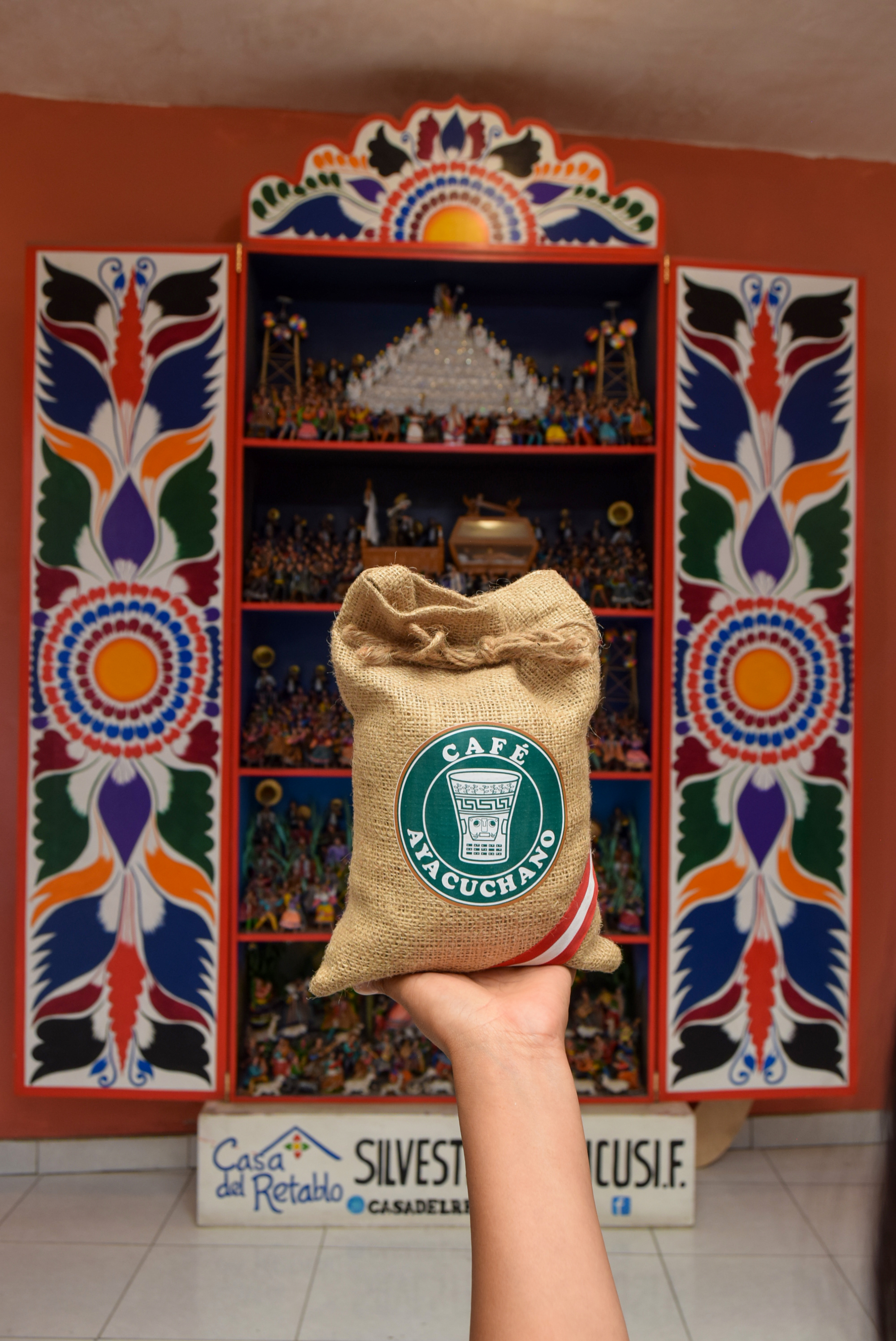 Café y Retablo ayacuchano