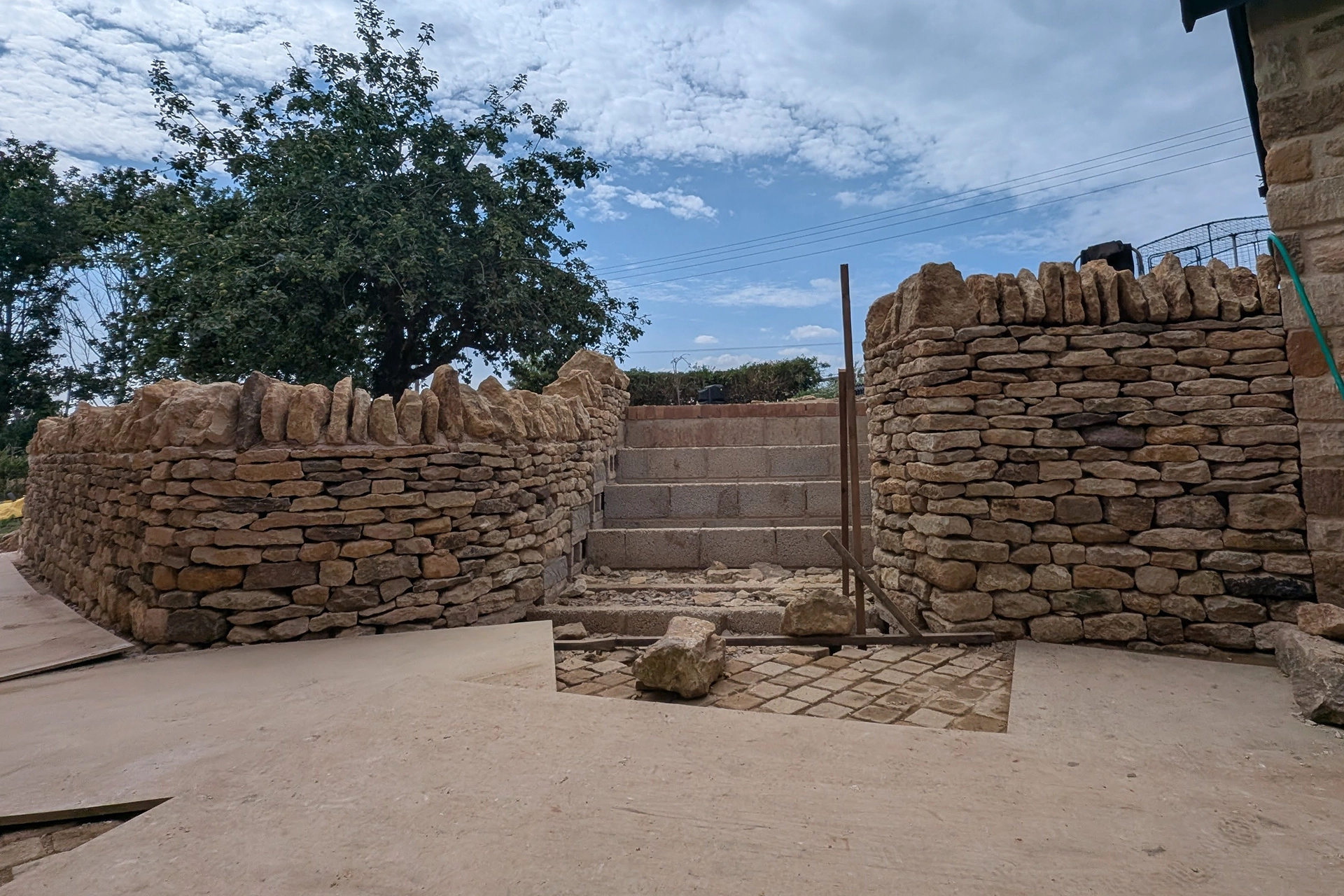 Reclaimed & new walling stone mixed supplied to Seaton, Rutland
