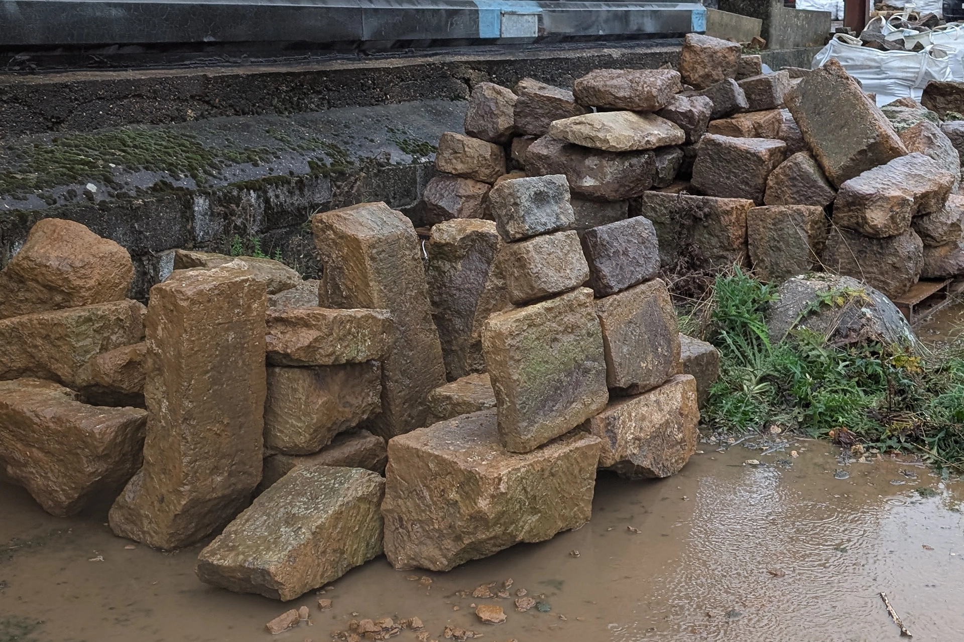 Large reclaimed corners stones & quoins for restoration projects