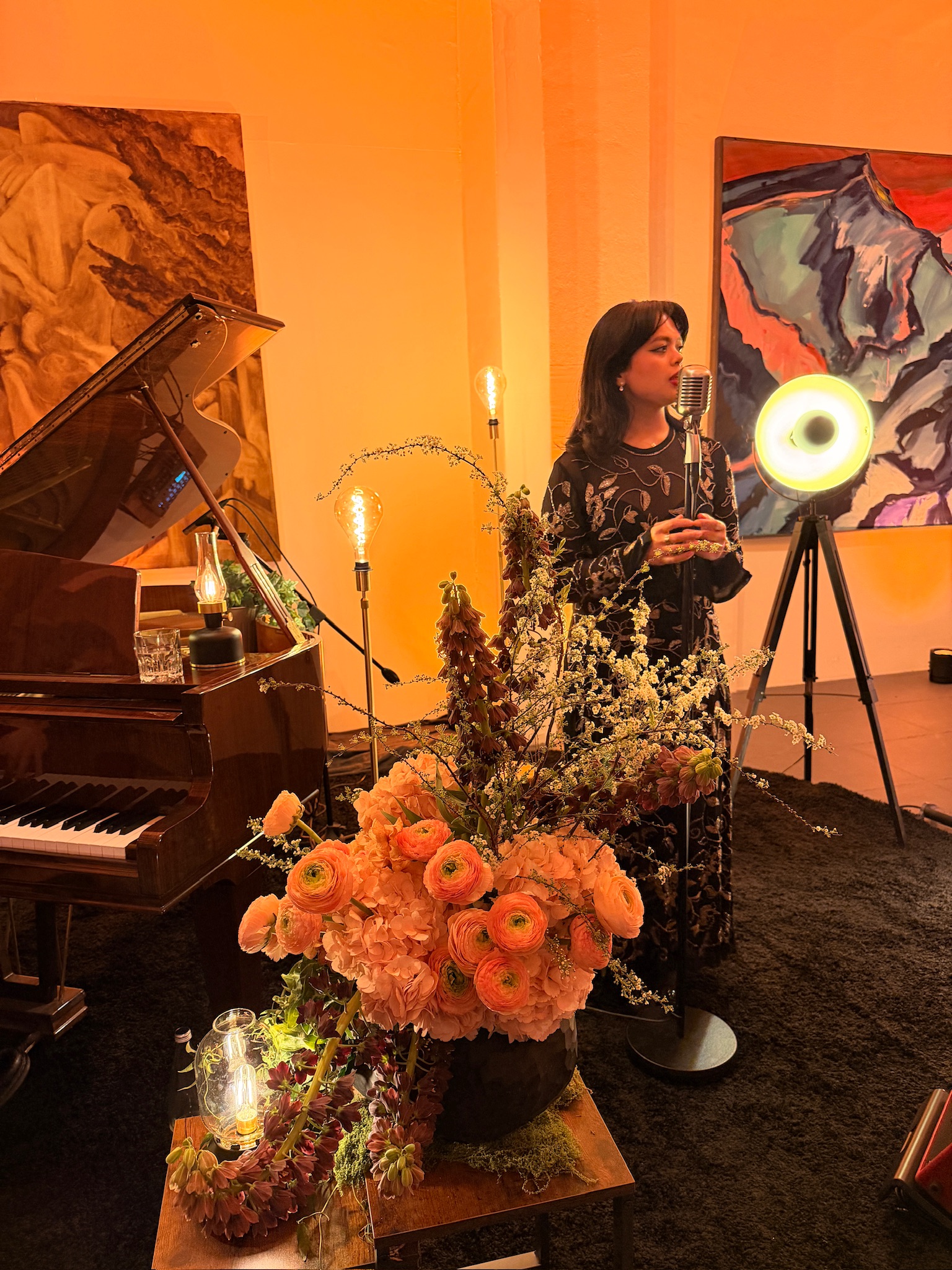 Animation musicale mariage chic avec chanteuse jazz et piano à queue