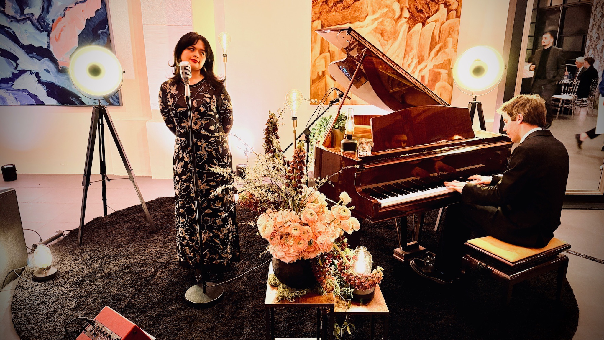 Animation musicale mariage chic avec chanteuse jazz et piano a queue - photo 16:9