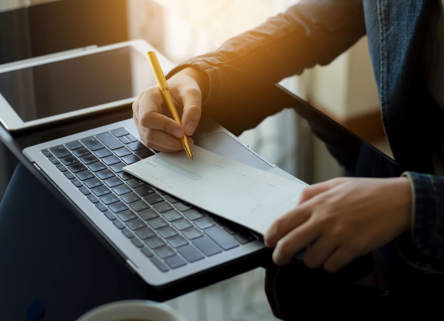 Small business payroll and contractor payment services by CPA in Fort Lauderdale, helping business owners manage paychecks, compliance, and payroll taxes.