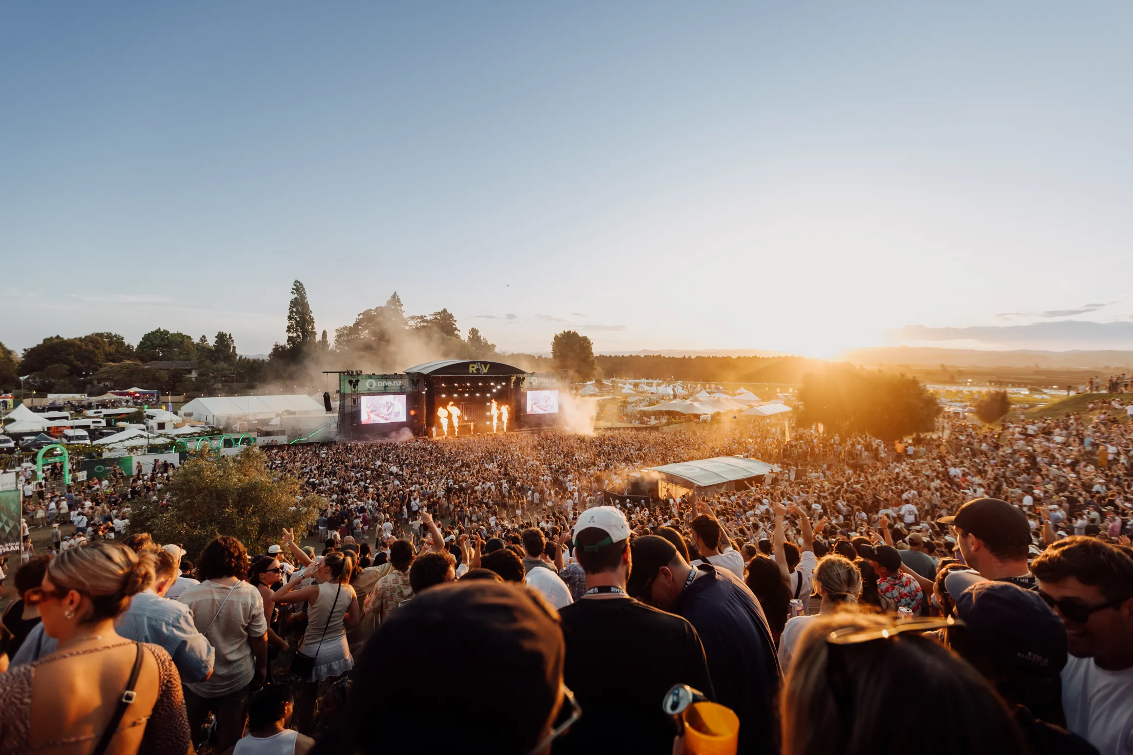 R&V crowd