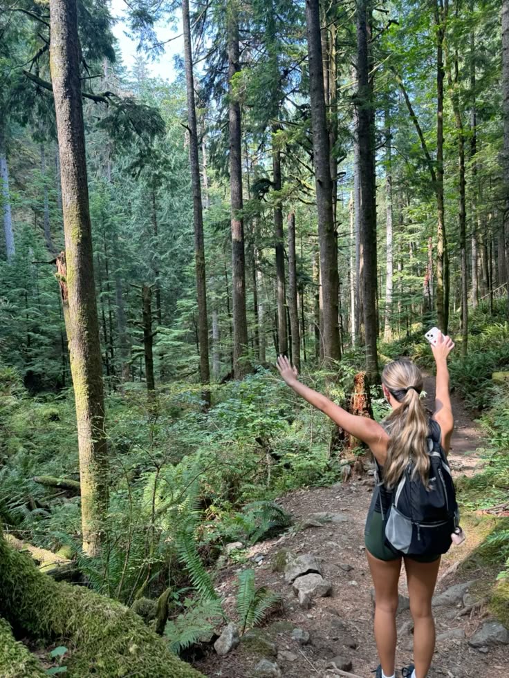 log hiking on snowball