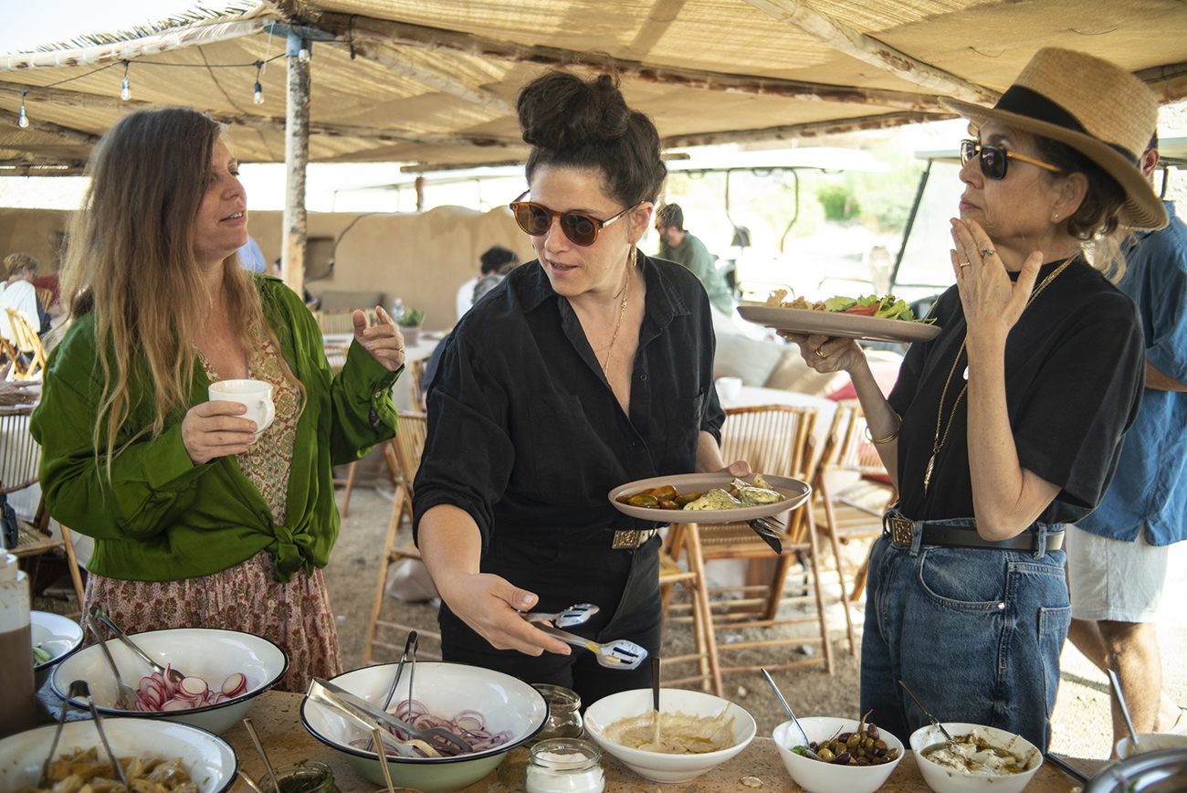 ארוחה משותפת בפסטיבל