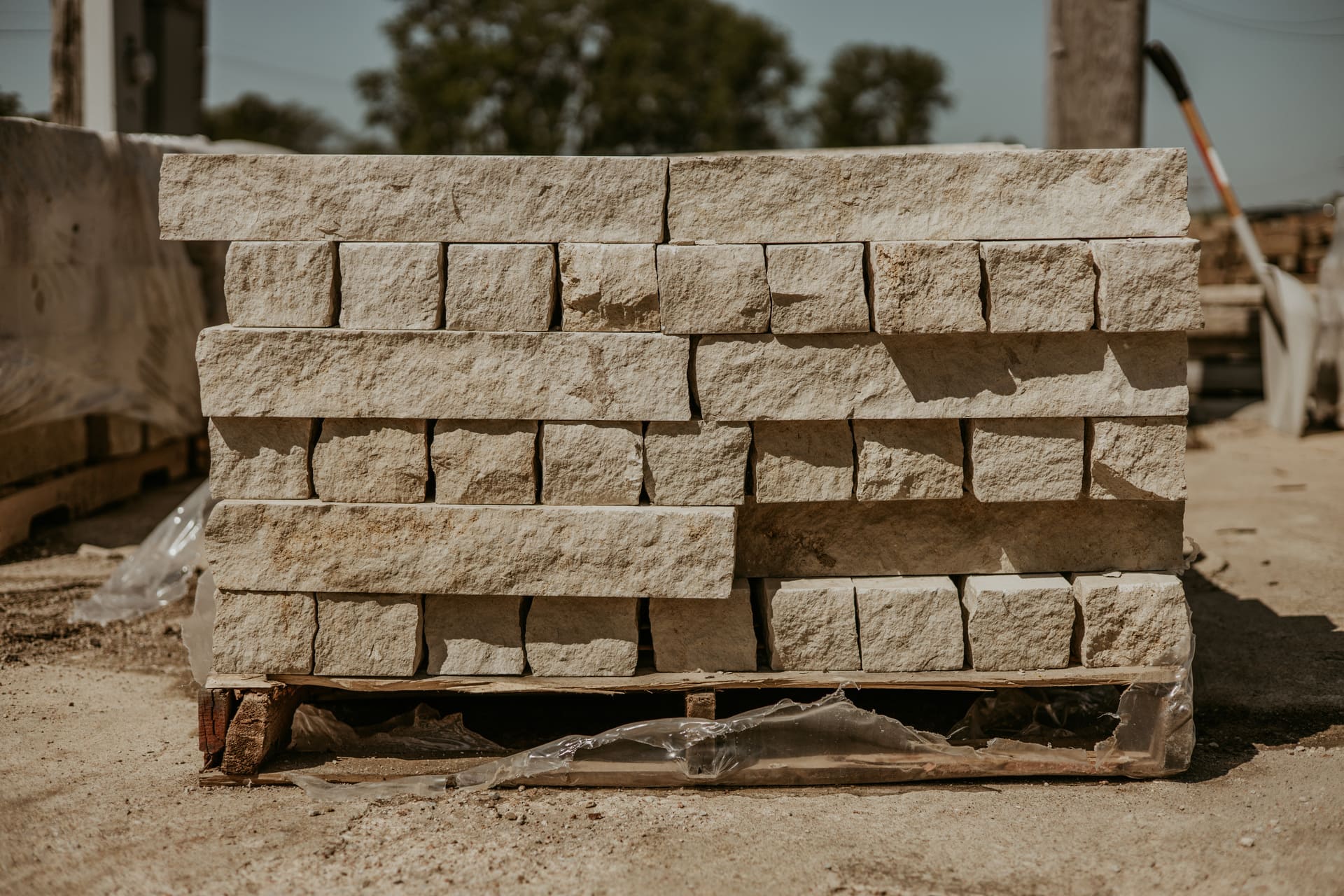 Sawn Cottonwood Limestone 3.5" x 4"
