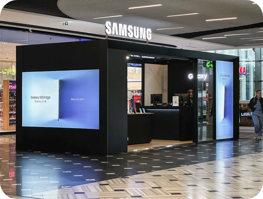 Samsung retail island operated by ROLV Media-Retail