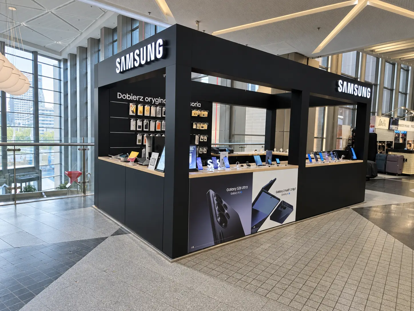 Samsung retail island operated by ROLV Media-Retail