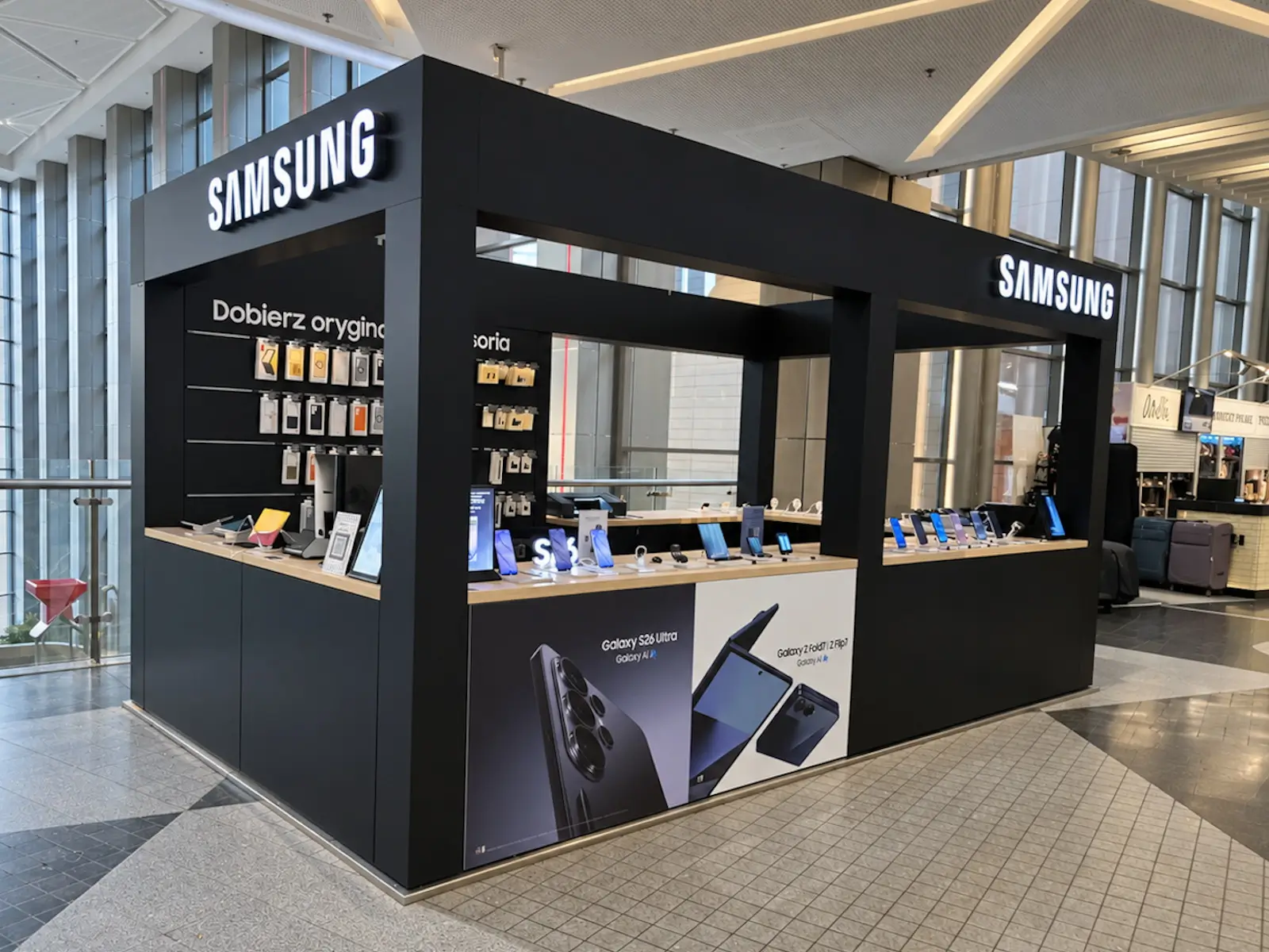 Samsung retail island operated by ROLV Media-Retail