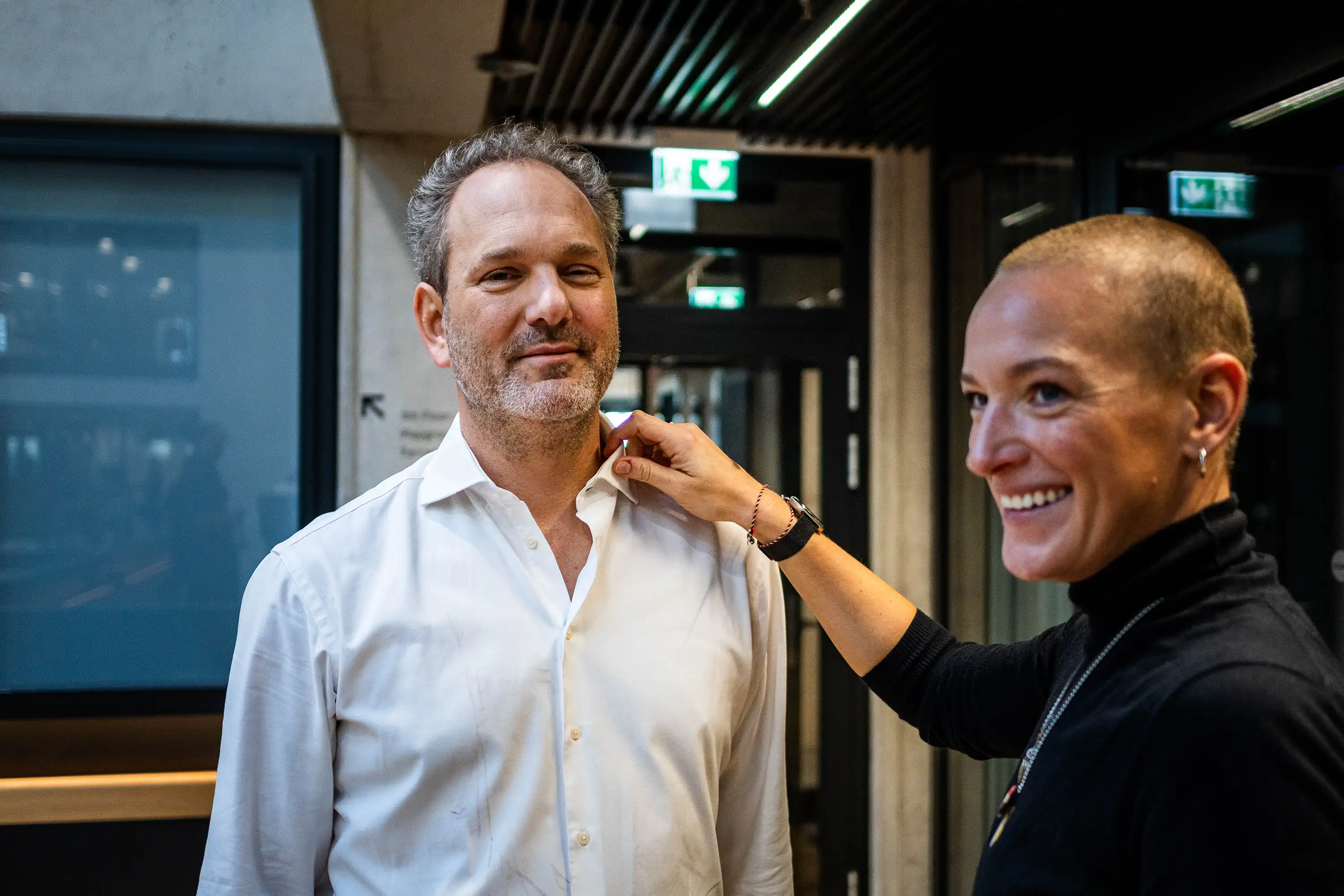 Martin Diesbach wird nachgeschminkt.