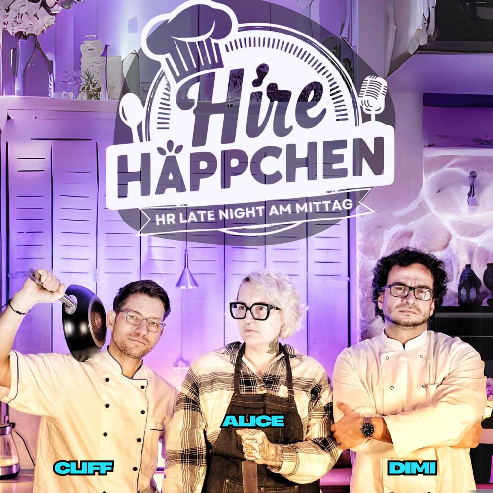 Zwei Männer und eine Frau in Kochuniform präsentieren das Event Hire Häppchen