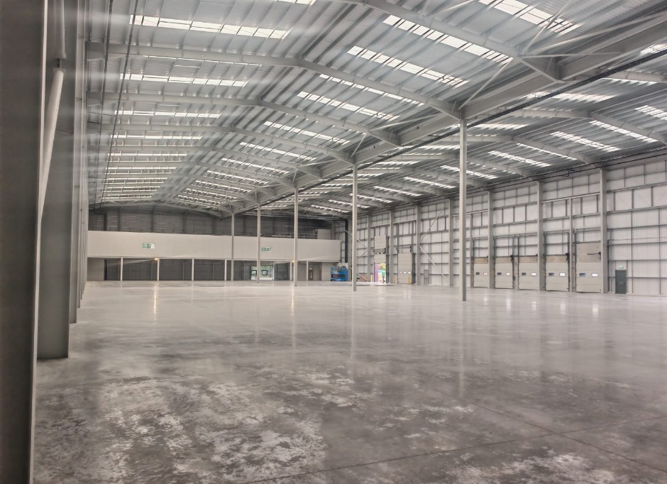 A Bright Solution team replaced the concrete slabs in a warehouse in London
