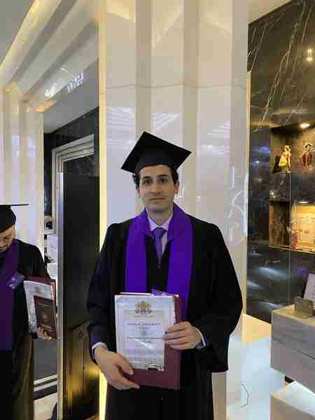 Marcel Kloos bei seiner Graduation Zeremonie an der Medical University Sofia, 2021