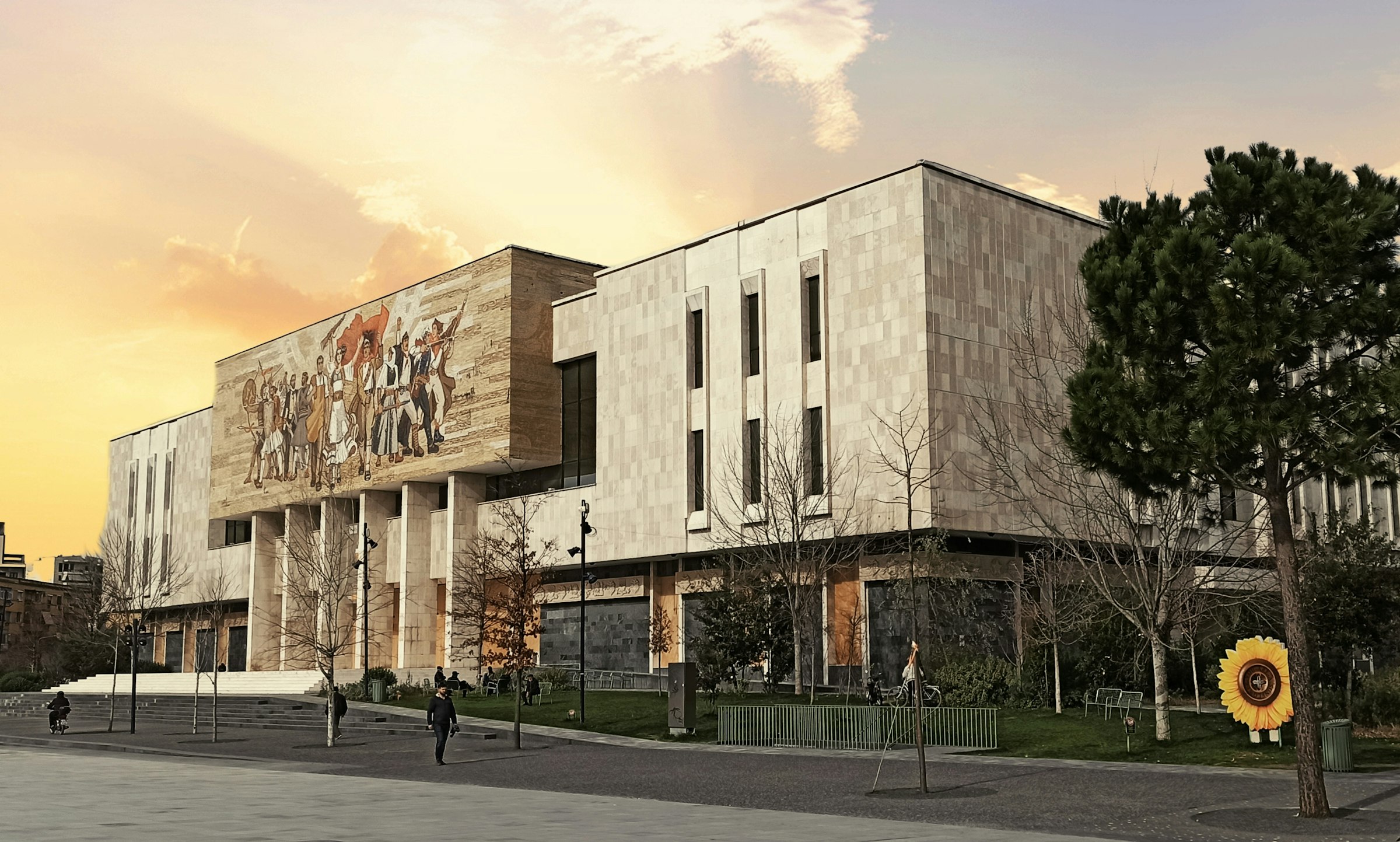 Skanderbeg-Platz mit Nationalmuseum in Tirana, Albanien