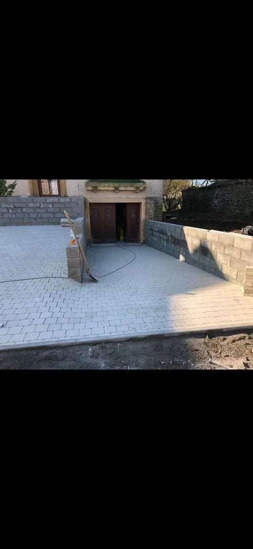 Photo d'installation de pavé fait par Brovert