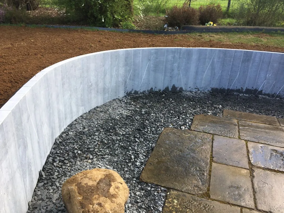 Création d'une bordure en pierre fait par Brovert