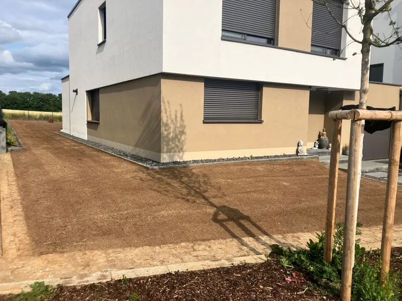 Aménagement de pelouse fait par Brovert