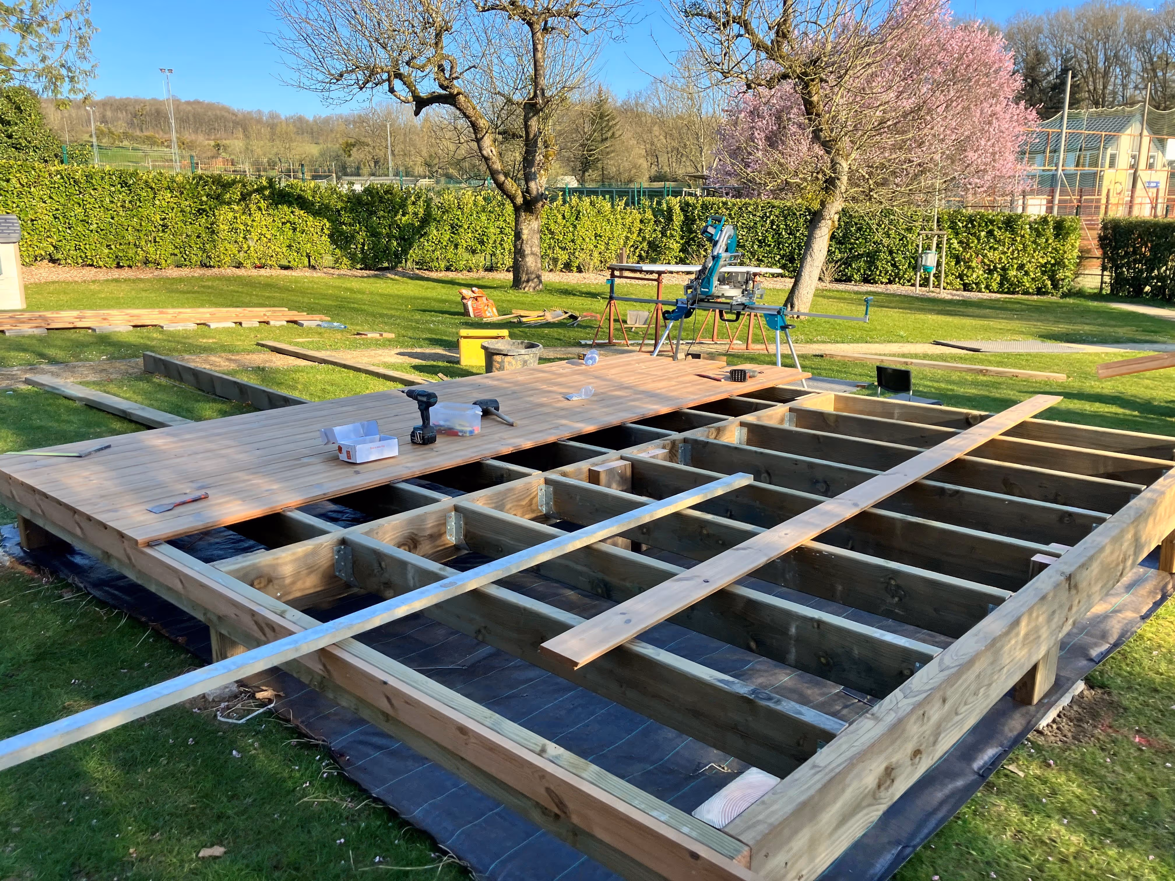 Création d'une terrasse en bois fait par Brovert