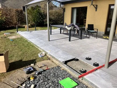 Installation de dalles sur plot fait par Brovert