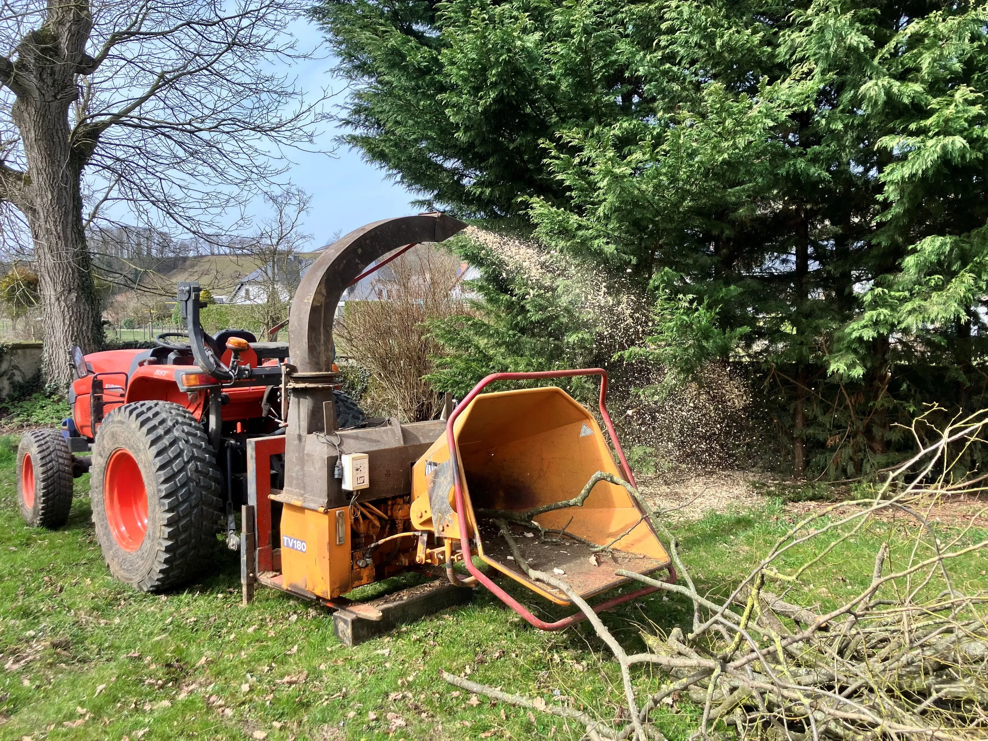 Machine broyeur de branche fait par Brovert