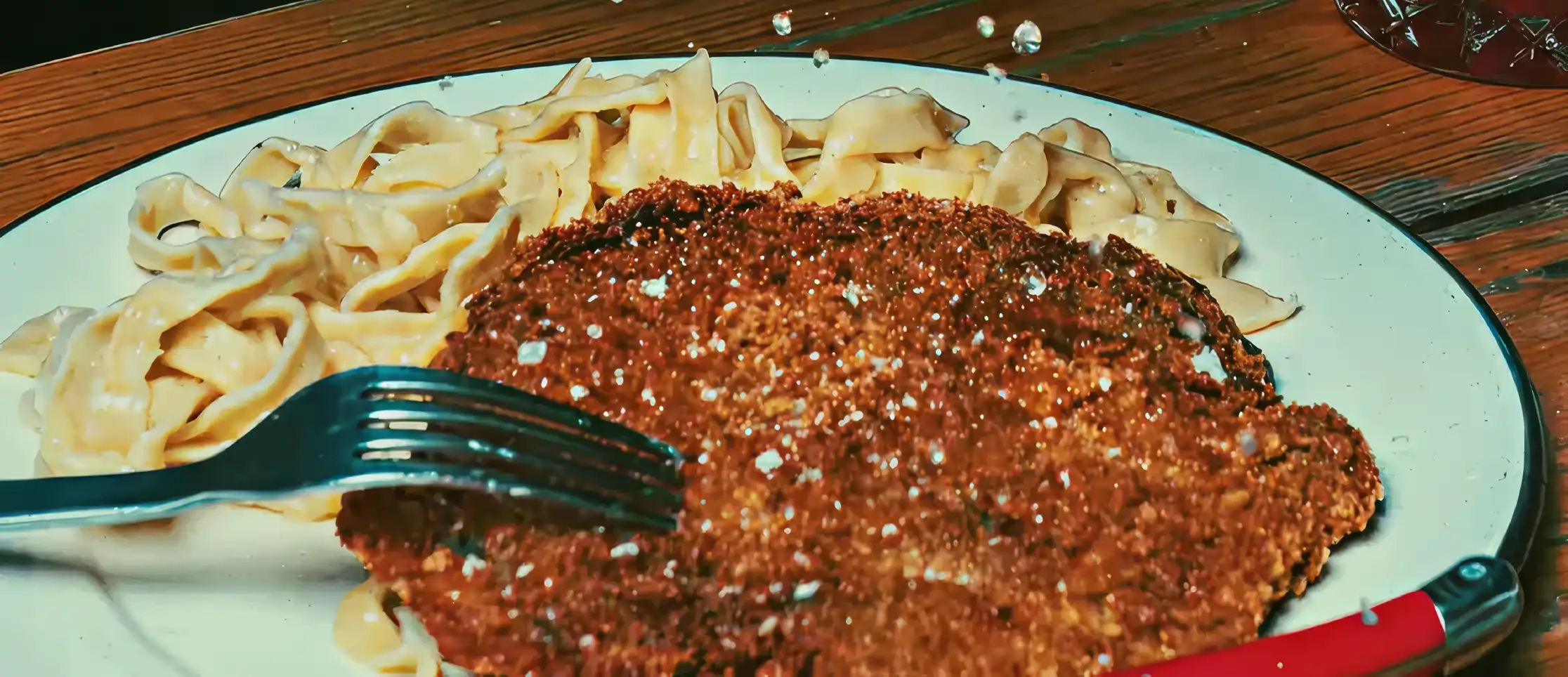 entrada-lamparas-colgantes-macetas-plantas