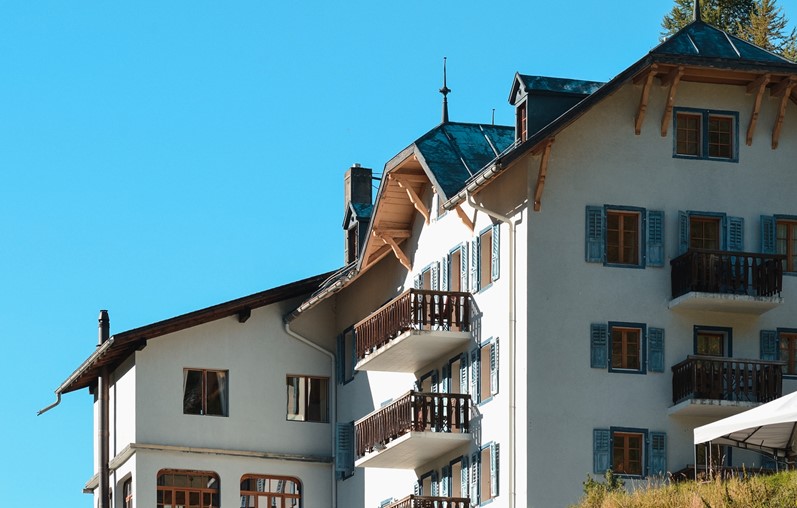 Exterior view of the traditional Hotel La Sage
