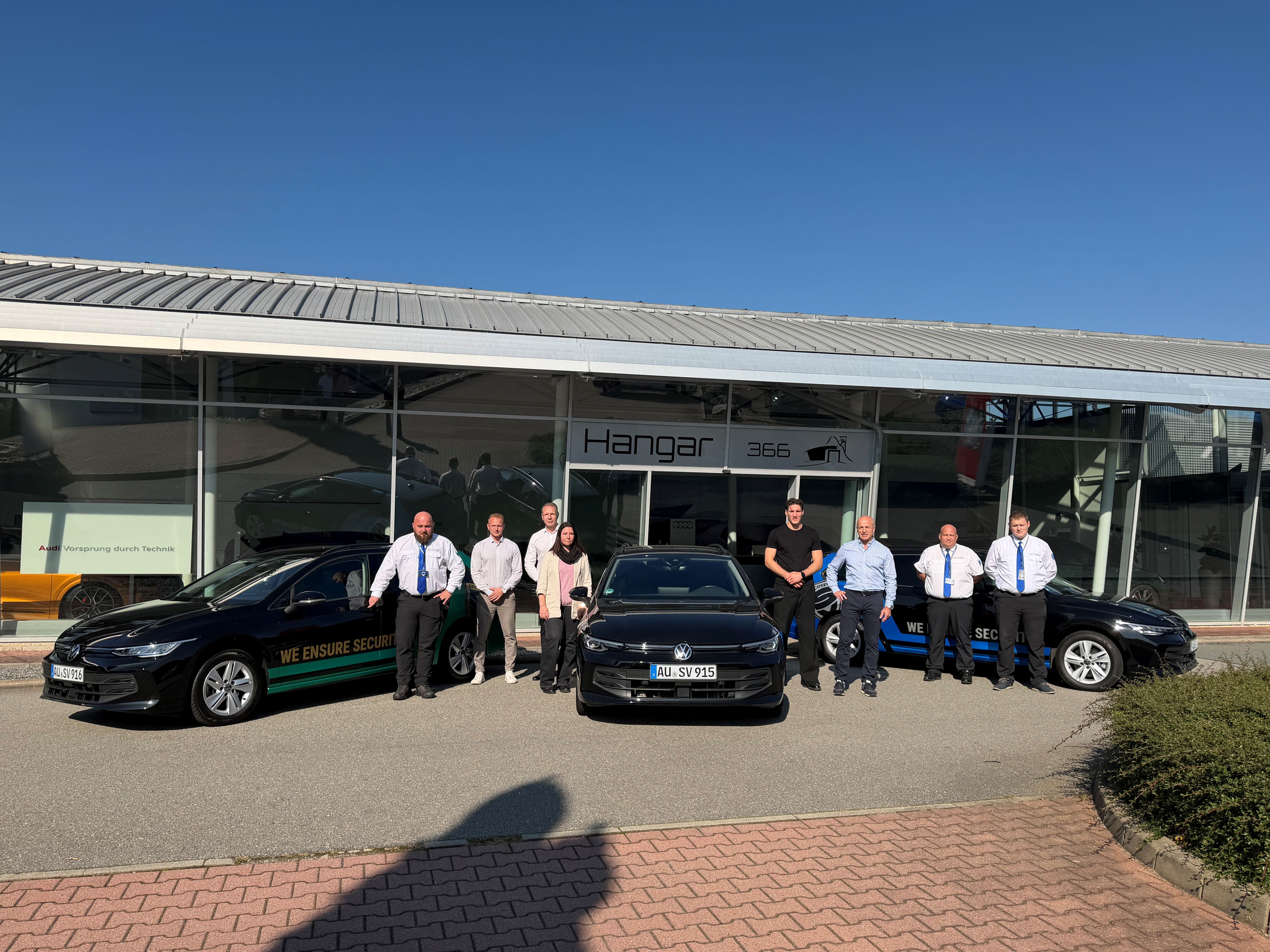 SECOSERV GMBH mit neuen Einsatzfahrzeugen bei Auto Leonhardt in Aue-Bad Schlema
