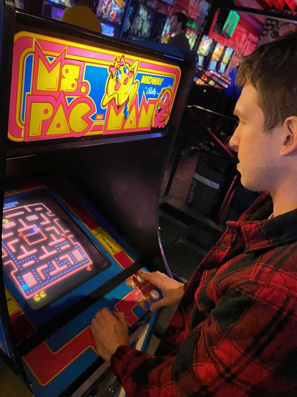 [background image] image of a city skyline for an insurance agency & company