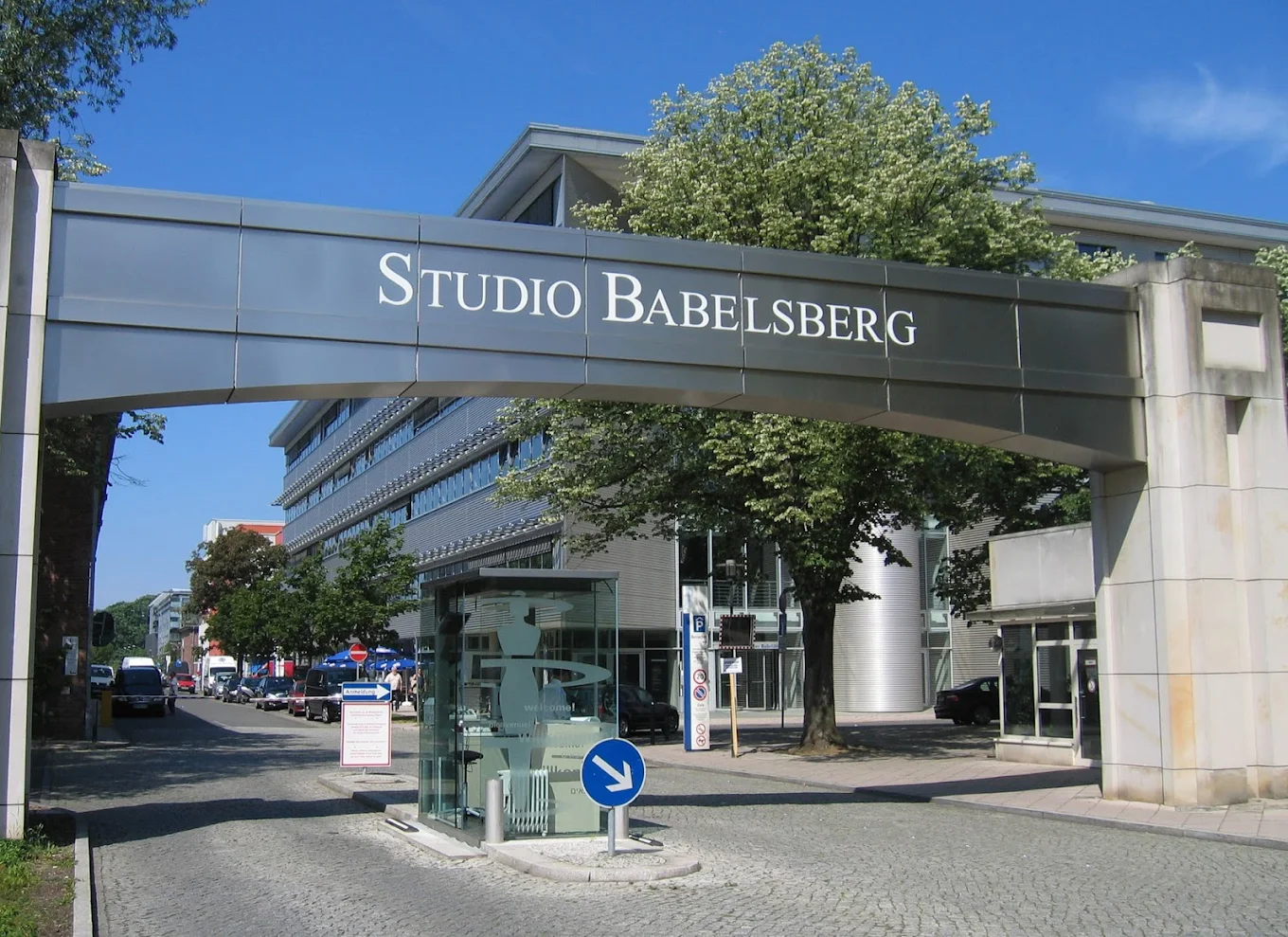 A building with a sign that says studio babelsberg.
