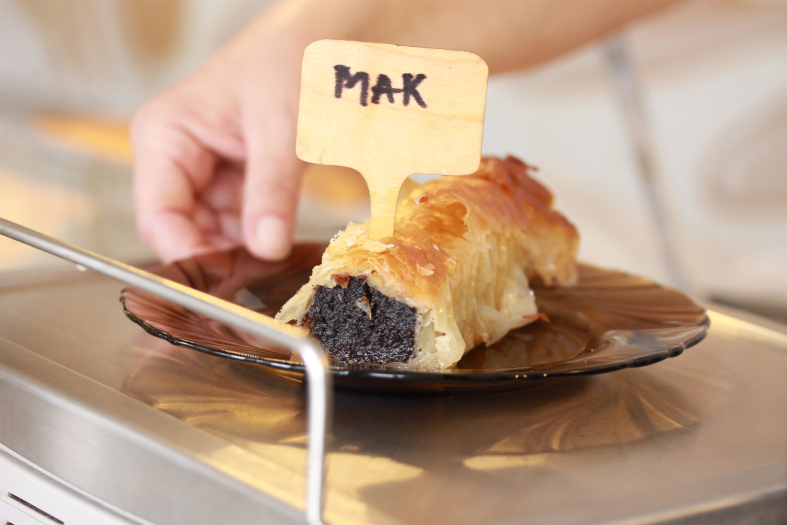 Food city restaurant people