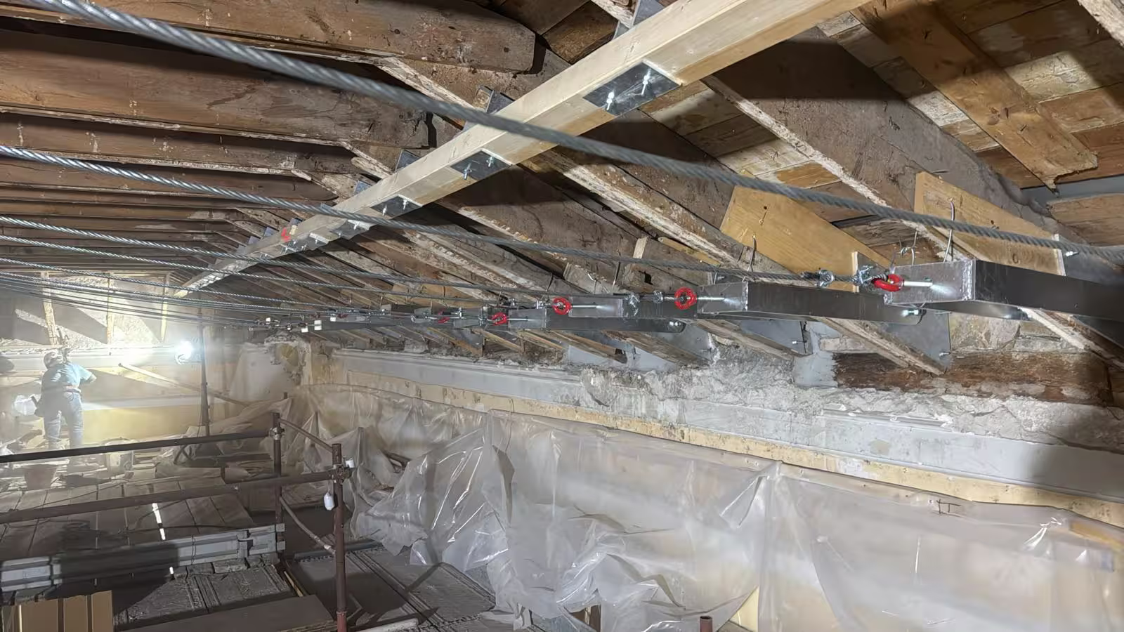 Displayed image from the thumbnail slider