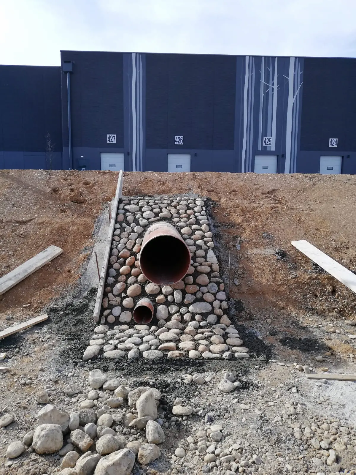 Displayed image from the thumbnail slider