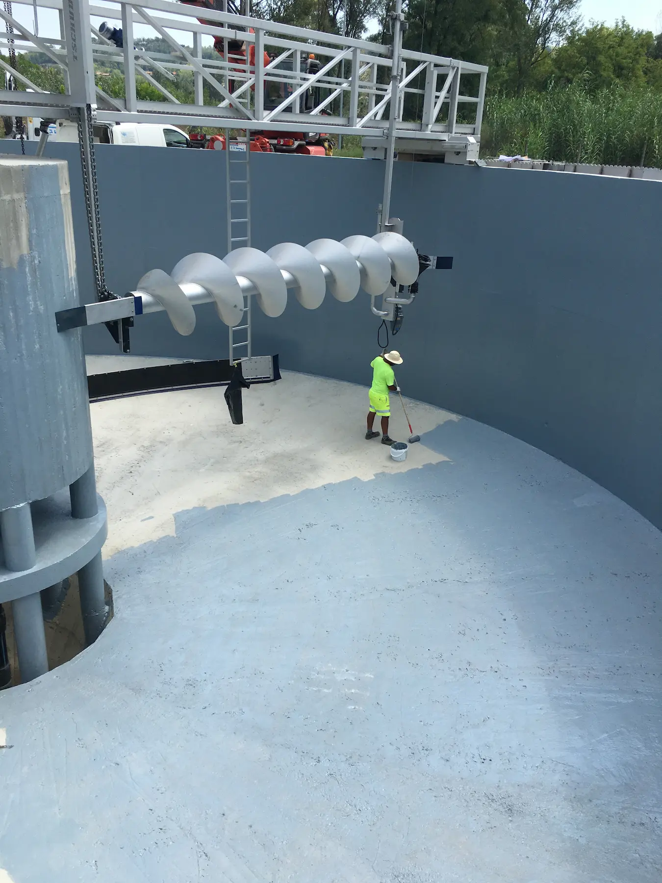 Displayed image from the thumbnail slider