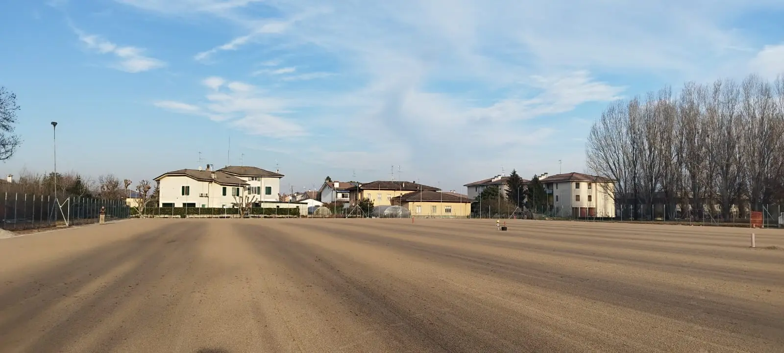 Displayed image from the thumbnail slider