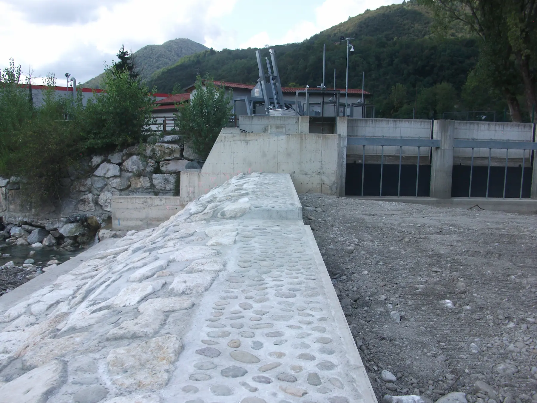 Displayed image from the thumbnail slider