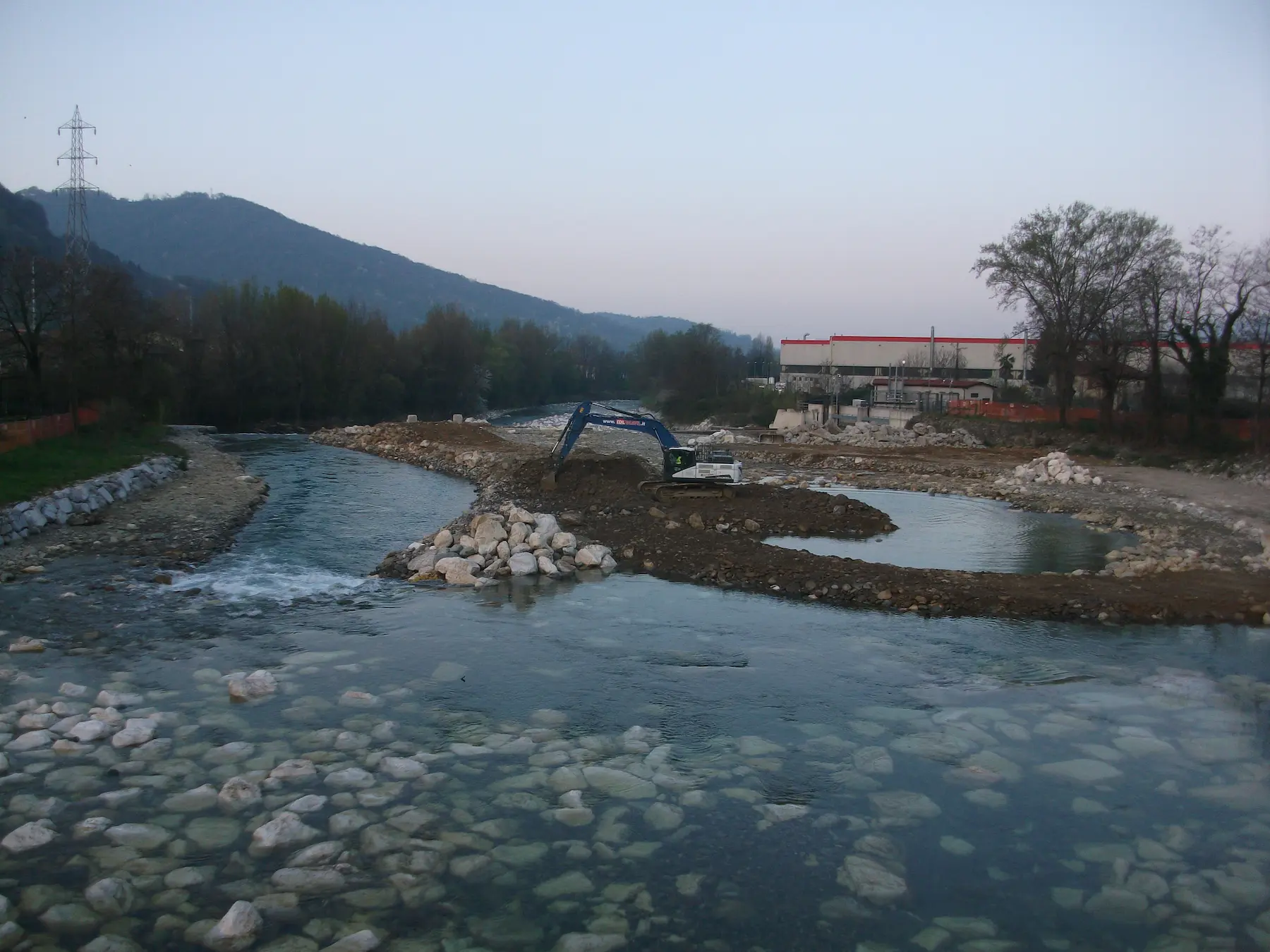 Displayed image from the thumbnail slider