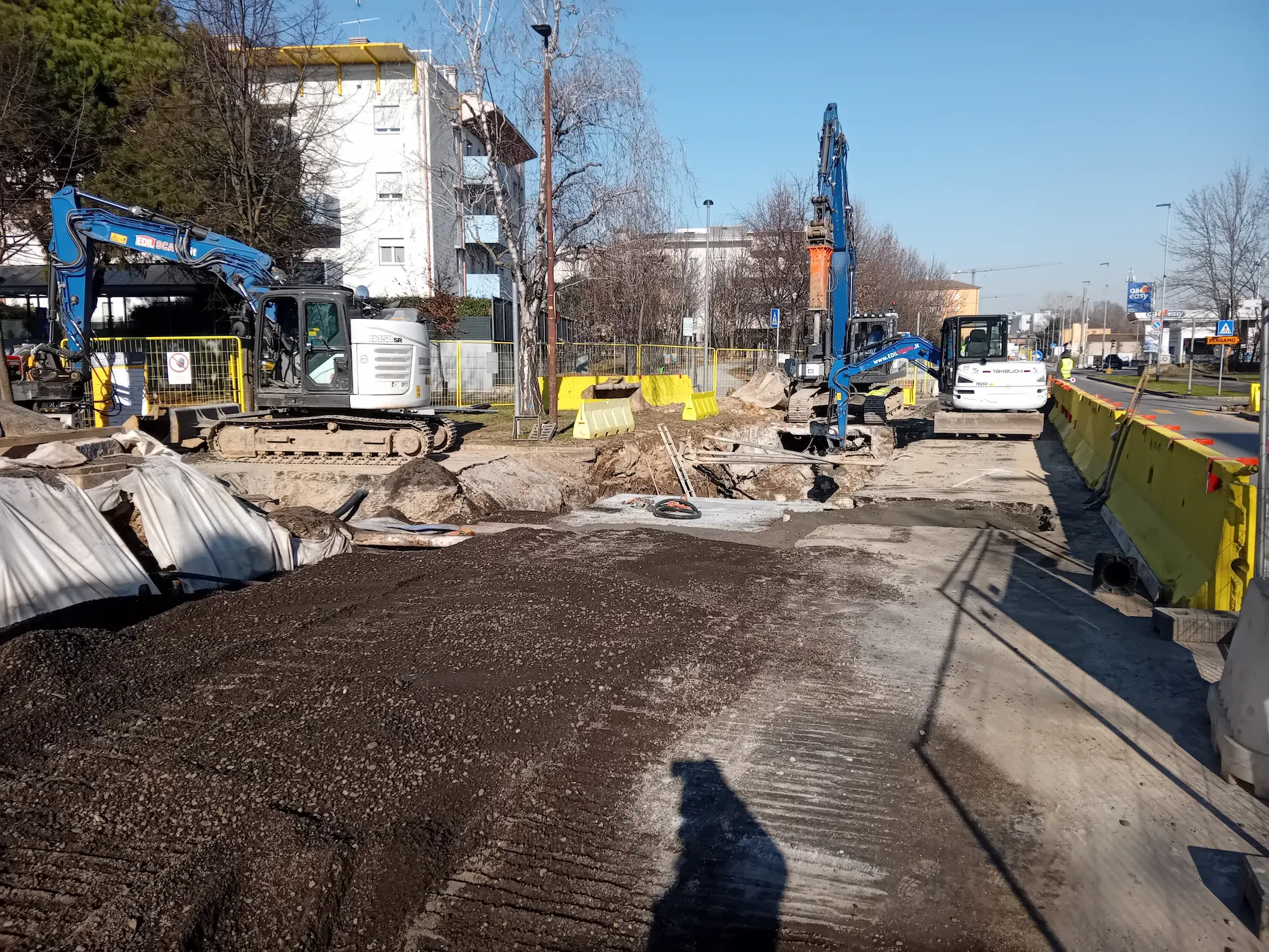 Displayed image from the thumbnail slider