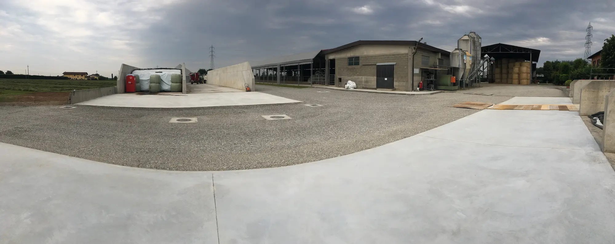 Displayed image from the thumbnail slider