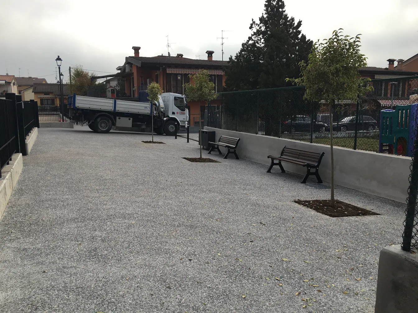 Displayed image from the thumbnail slider