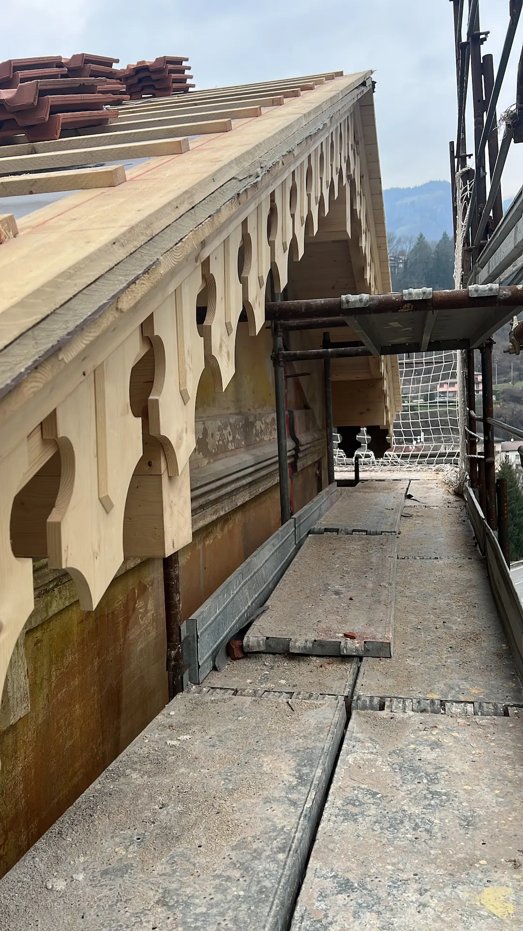 Displayed image from the thumbnail slider