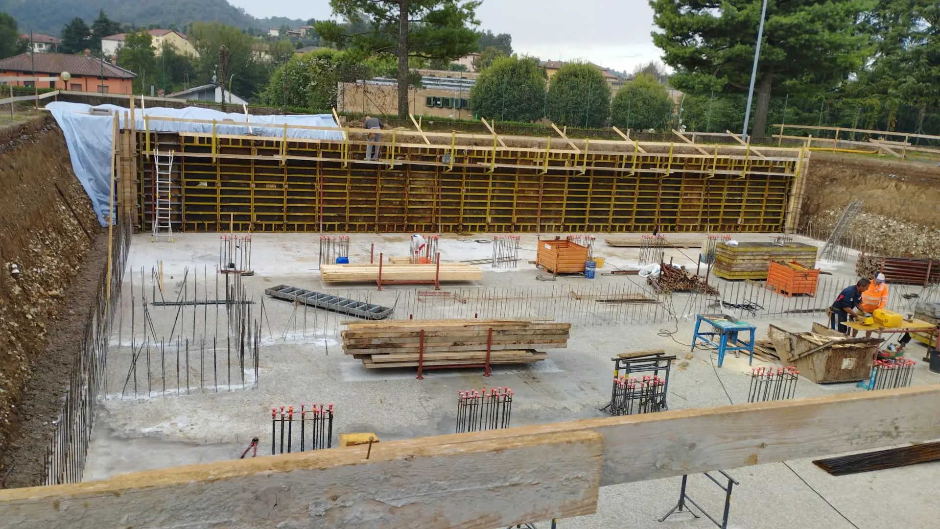 Displayed image from the thumbnail slider