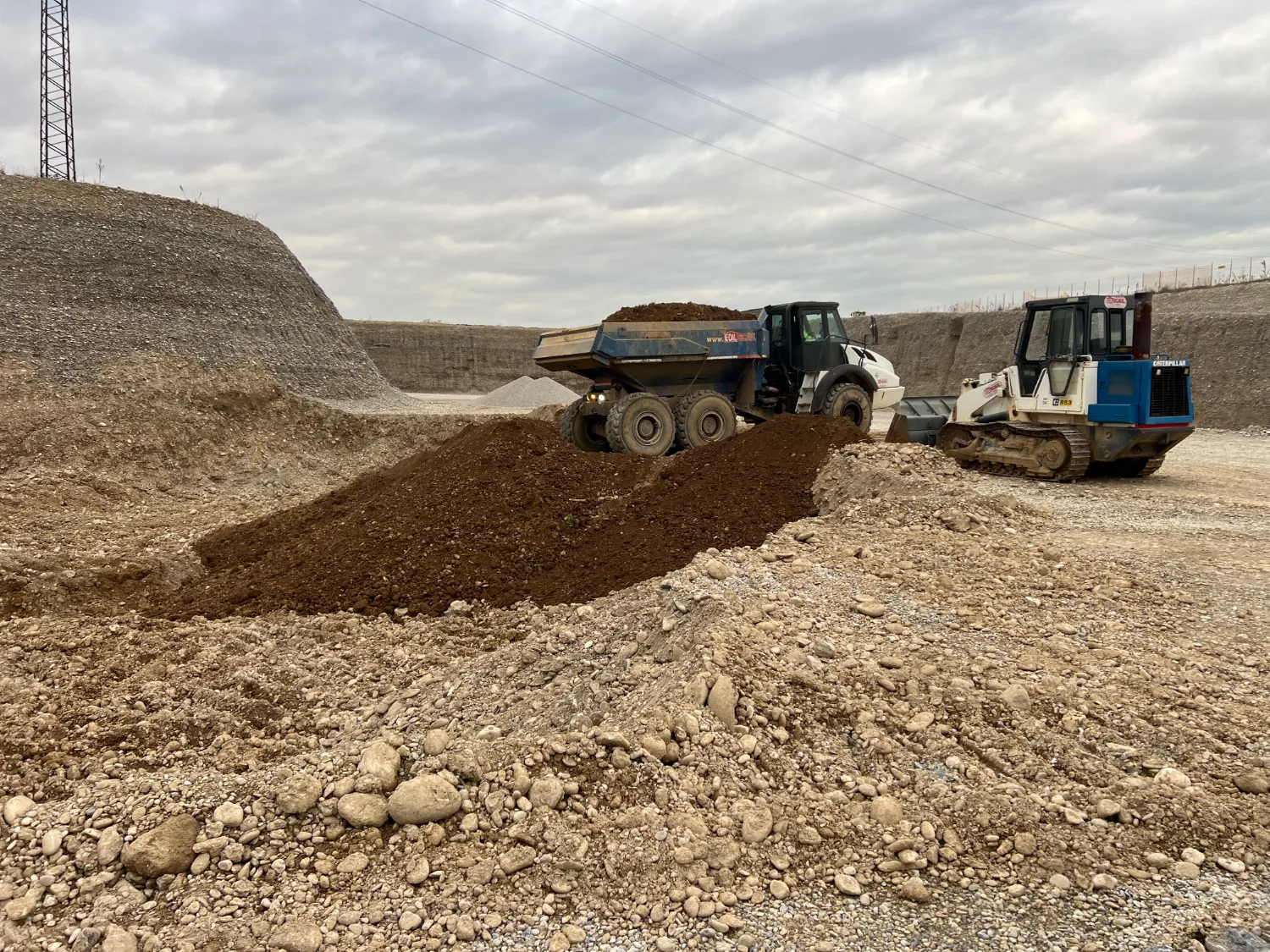 Displayed image from the thumbnail slider